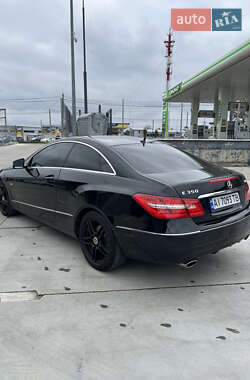 Купе Mercedes-Benz E-Class 2010 в 
