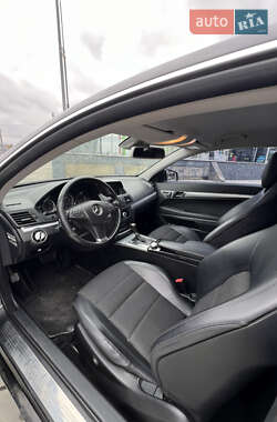 Купе Mercedes-Benz E-Class 2010 в 