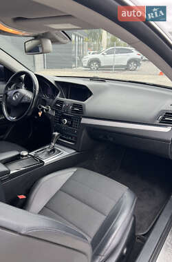 Купе Mercedes-Benz E-Class 2010 в 