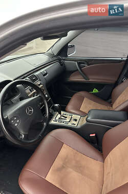 Универсал Mercedes-Benz E-Class 2002 в  фото 14 Универсал Mercedes-Benz E-Class 2002 в