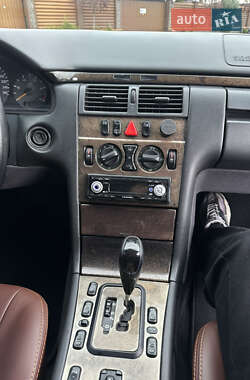 Универсал Mercedes-Benz E-Class 2002 в  фото 18 Универсал Mercedes-Benz E-Class 2002 в