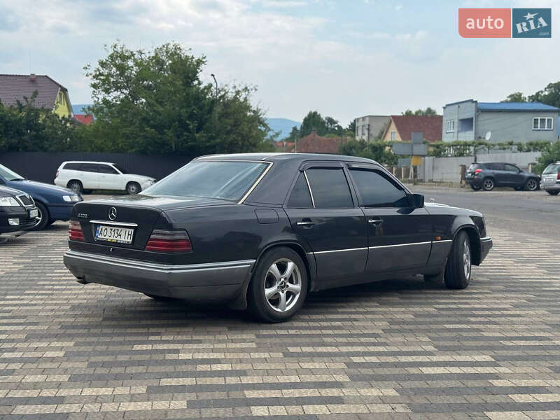 Седан Mercedes-Benz E-Class 1995 в Сваляві фото 5 Седан Mercedes-Benz E-Class 1995 в Сваляві