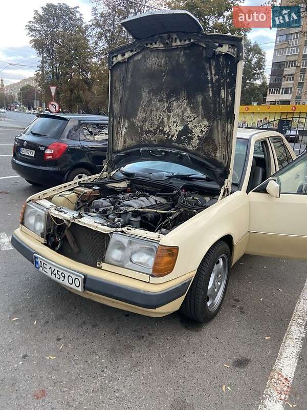 Седан Mercedes-Benz E-Class 1987 в Кривом Роге фото 4 Седан Mercedes-Benz E-Class 1987 в Кривом Роге