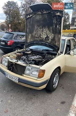 Седан Mercedes-Benz E-Class 1987 в 
