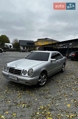Седан Mercedes-Benz E-Class 1996 в Полонному