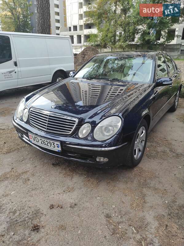 Седан Mercedes-Benz E-Class 2003 в Києві