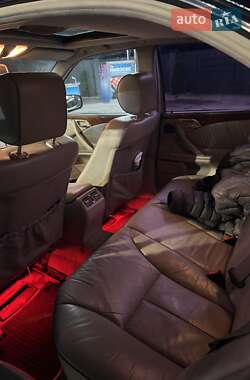 Седан Mercedes-Benz E-Class 2000 в 