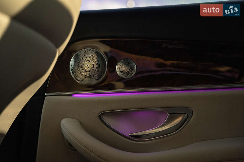 Седан Mercedes-Benz E-Class 2016 в Черновцах