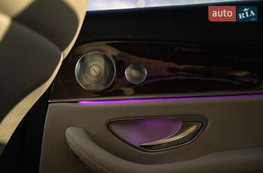 Седан Mercedes-Benz E-Class 2016 в  фото 31 Седан Mercedes-Benz E-Class 2016 в