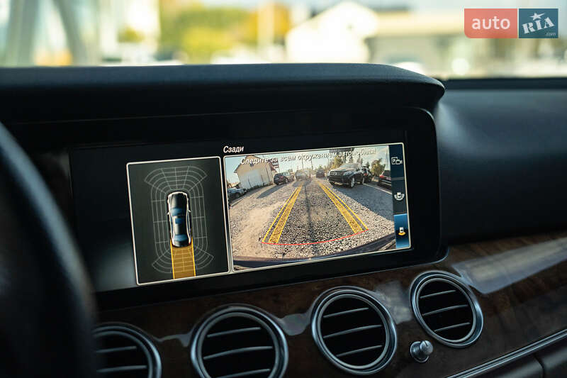Седан Mercedes-Benz E-Class 2016 в Черновцах