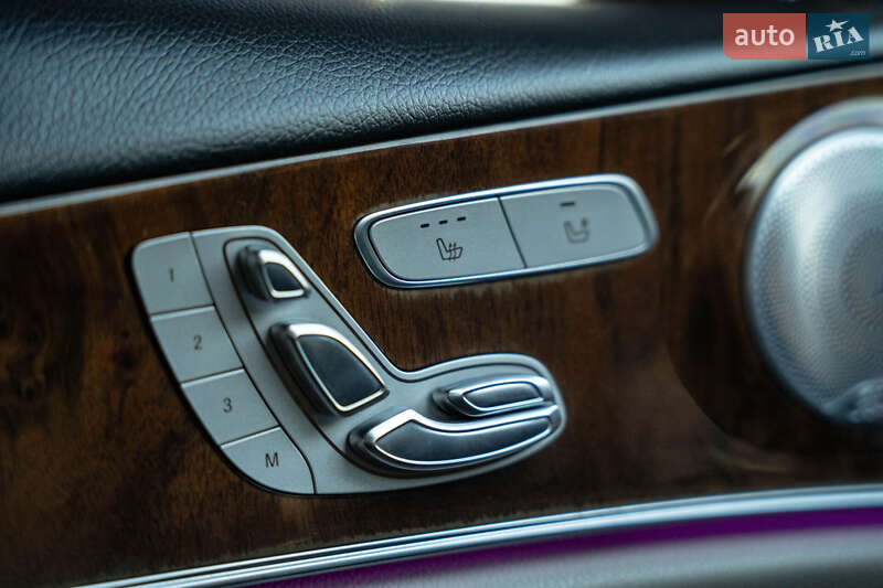 Седан Mercedes-Benz E-Class 2016 в Черновцах