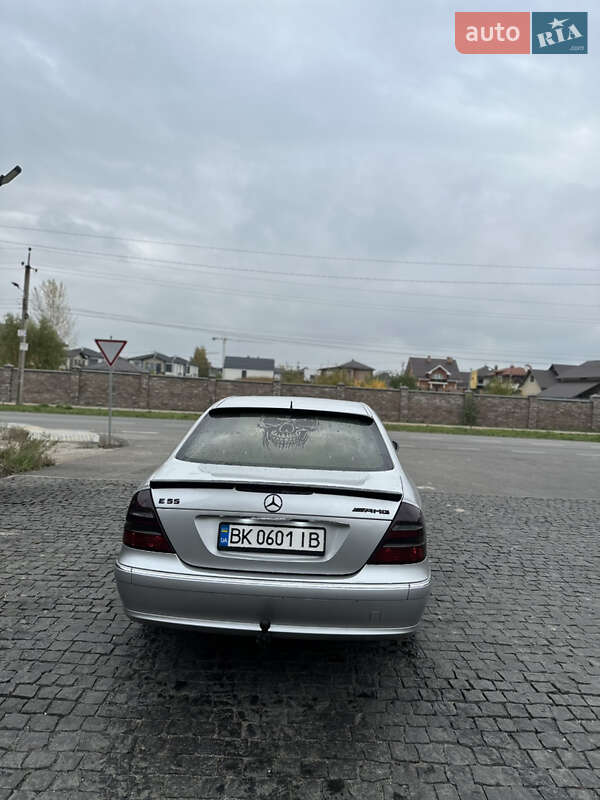 Седан Mercedes-Benz E-Class 2004 в Києві
