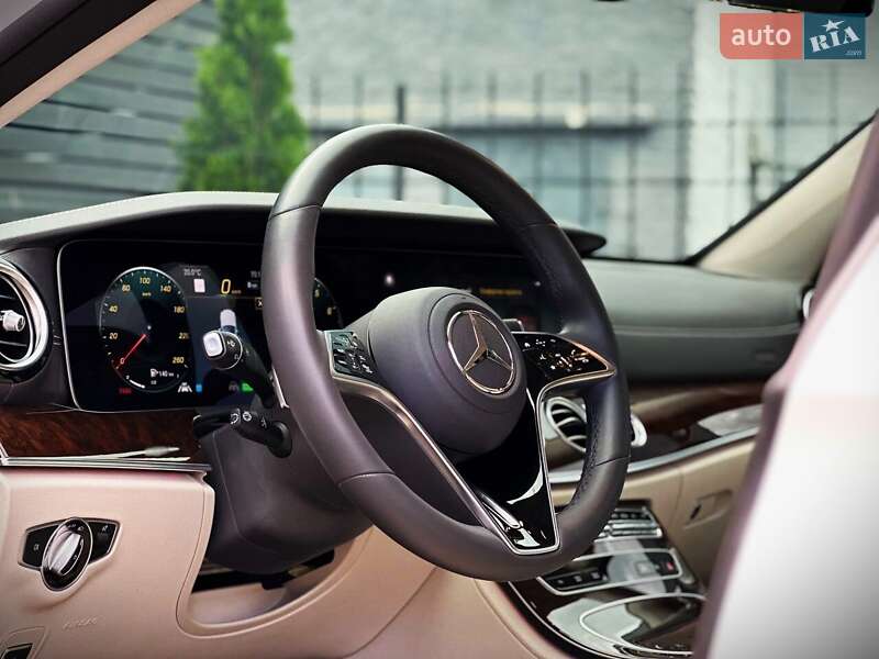 Седан Mercedes-Benz E-Class 2022 в Киеве