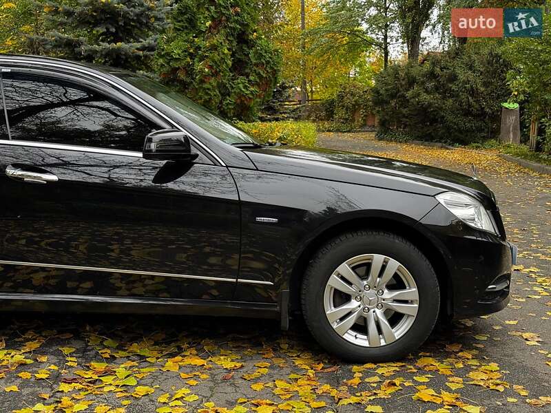 Седан Mercedes-Benz E-Class 2010 в Киеве фото 2 Седан Mercedes-Benz E-Class 2010 в Киеве