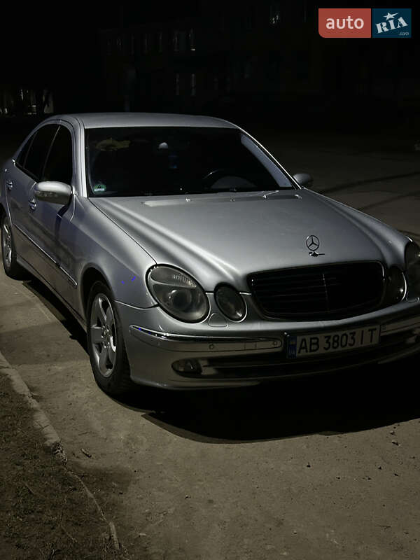 Седан Mercedes-Benz E-Class 2005 в Піщанці