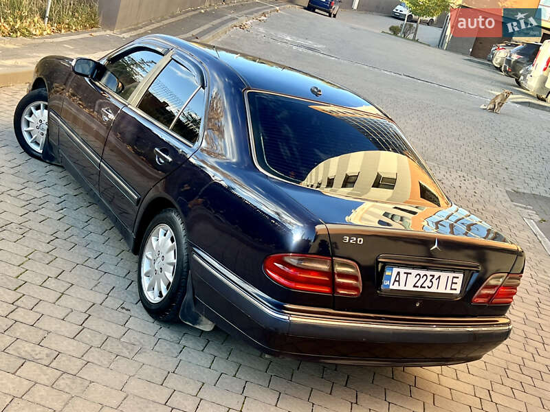 Седан Mercedes-Benz E-Class 2001 в Івано-Франківську