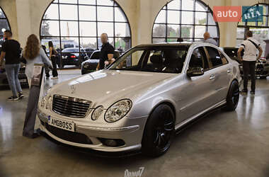 Седан Mercedes-Benz E-Class 2005 в Днепре