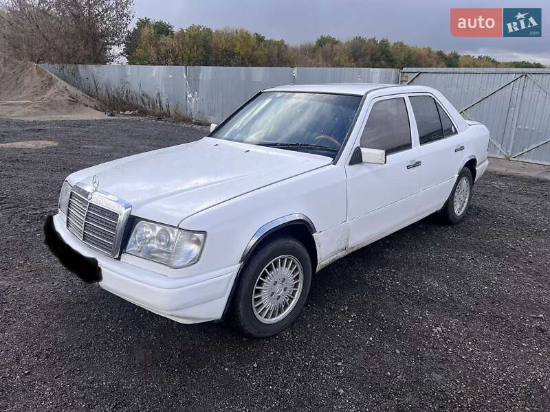 Седан Mercedes-Benz E-Class 1985 в Броварах