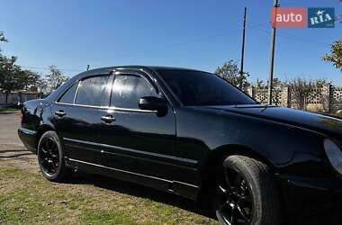 Універсал Mercedes-Benz E-Class 2000 в Одесі Універсал Mercedes-Benz E-Class 2000 в Одесі