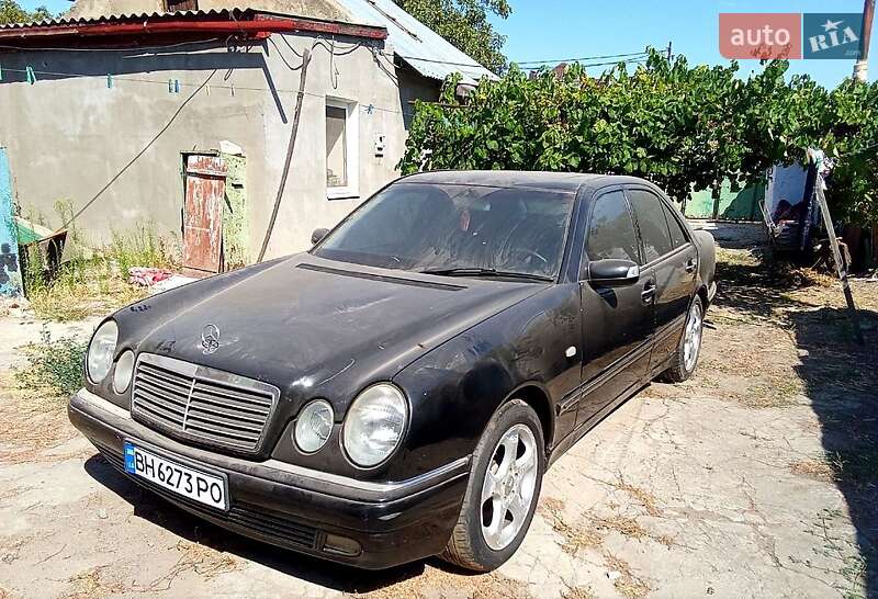 Седан Mercedes-Benz E-Class 2001 в Николаеве