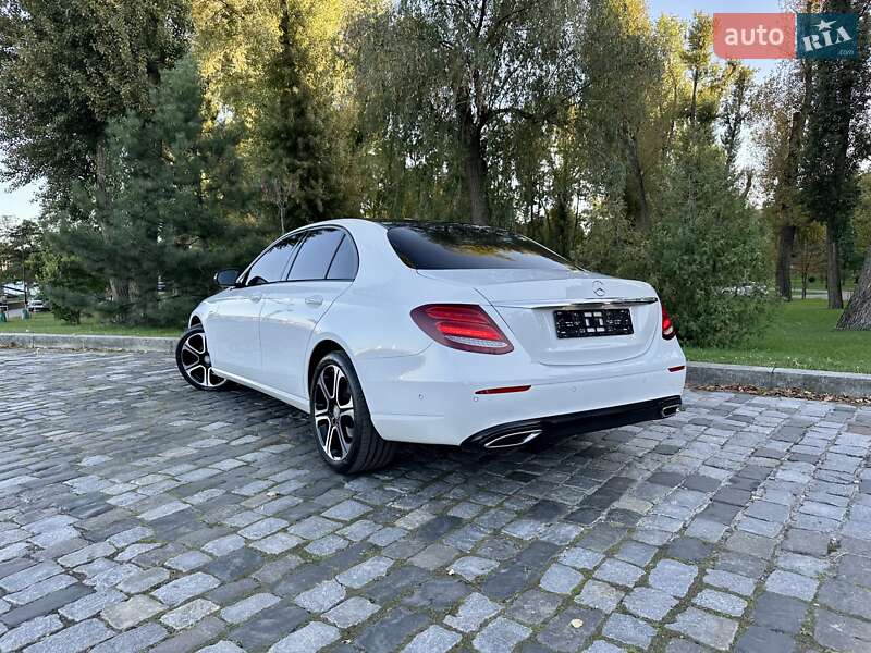 Седан Mercedes-Benz E-Class 2016 в Киеве фото 64 Седан Mercedes-Benz E-Class 2016 в Киеве