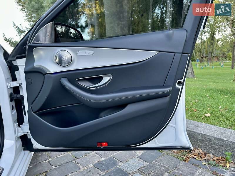 Седан Mercedes-Benz E-Class 2016 в Киеве фото 102 Седан Mercedes-Benz E-Class 2016 в Киеве
