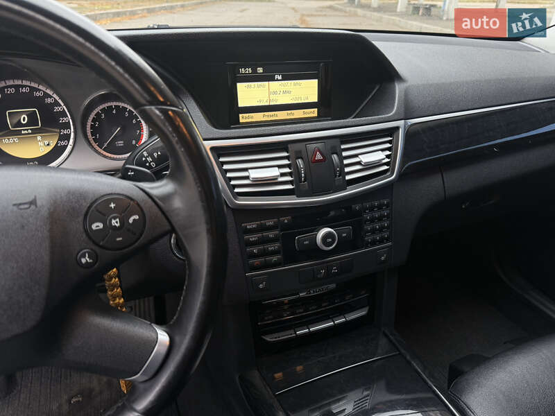 Седан Mercedes-Benz E-Class 2011 в Смілі фото 26 Седан Mercedes-Benz E-Class 2011 в Смілі