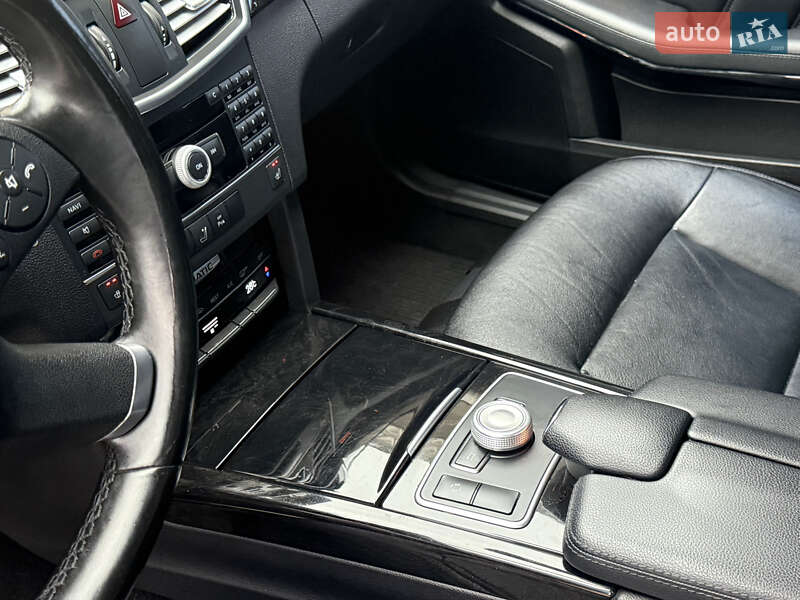 Седан Mercedes-Benz E-Class 2011 в Смілі фото 30 Седан Mercedes-Benz E-Class 2011 в Смілі
