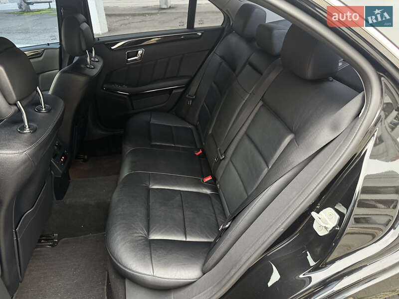 Седан Mercedes-Benz E-Class 2011 в Смілі фото 41 Седан Mercedes-Benz E-Class 2011 в Смілі