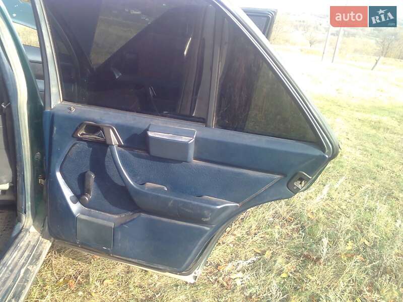Седан Mercedes-Benz E-Class 1990 в Зенькове фото 2 Седан Mercedes-Benz E-Class 1990 в Зенькове