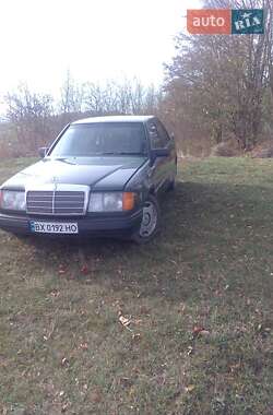 Седан Mercedes-Benz E-Class 1990 в Зенькові