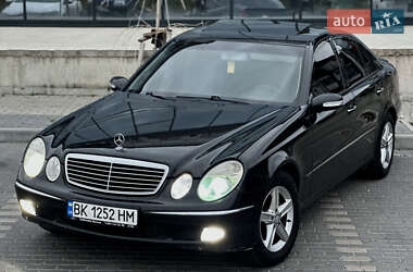 Седан Mercedes-Benz E-Class 2003 в Ровно