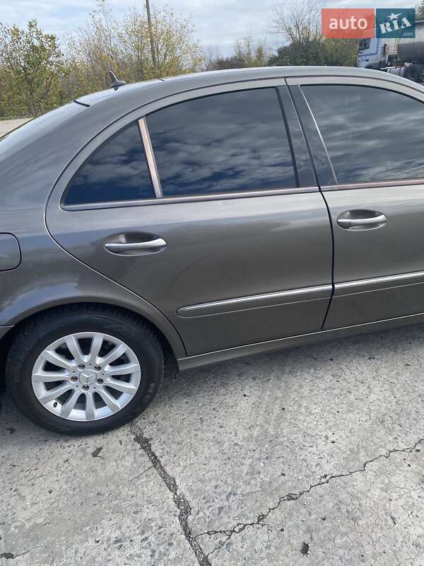 Седан Mercedes-Benz E-Class 2007 в Кривом Роге