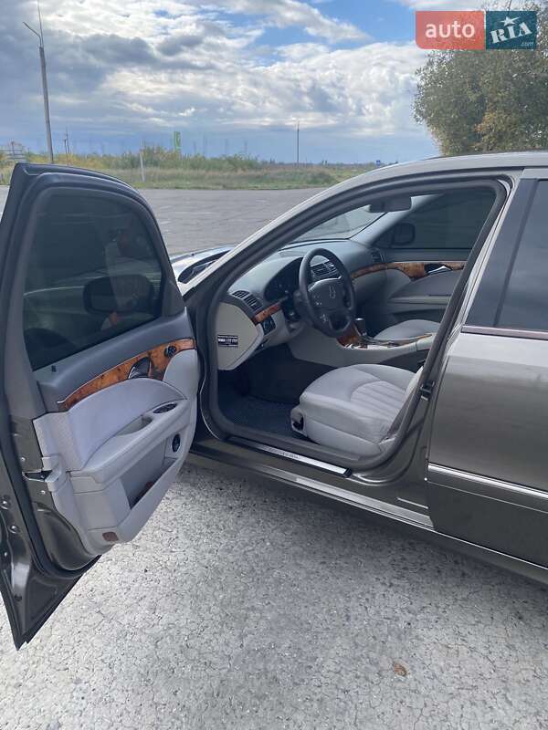 Седан Mercedes-Benz E-Class 2007 в Кривом Роге