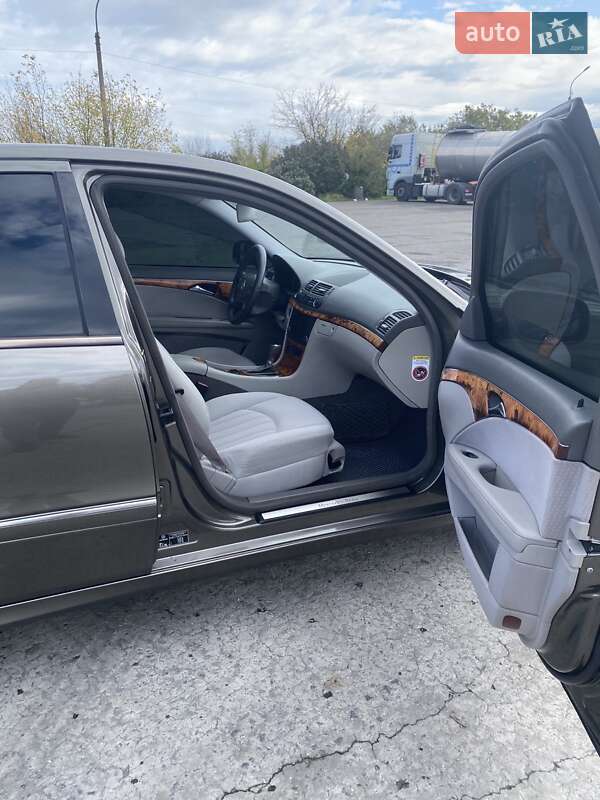 Седан Mercedes-Benz E-Class 2007 в Кривом Роге