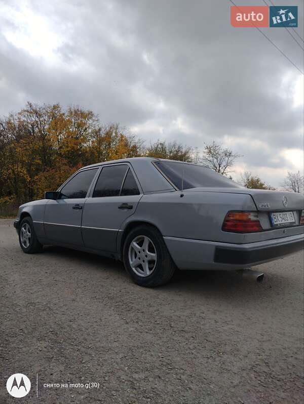 Седан Mercedes-Benz E-Class 1991 в Каменец-Подольском