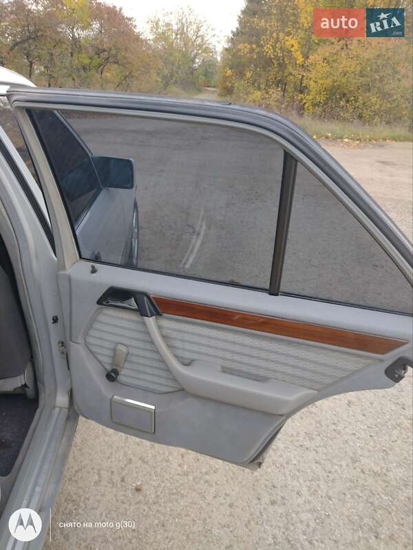 Седан Mercedes-Benz E-Class 1991 в Каменец-Подольском