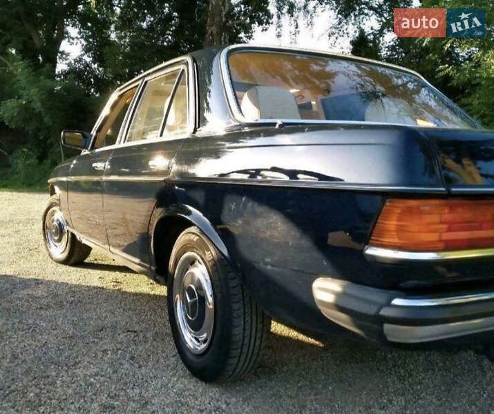 Mercedes-Benz E-Class 1983 Mercedes-Benz E-Class 1983