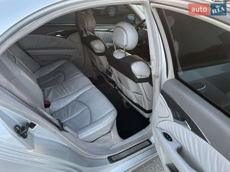 Седан Mercedes-Benz E-Class 2002 в Харькове
