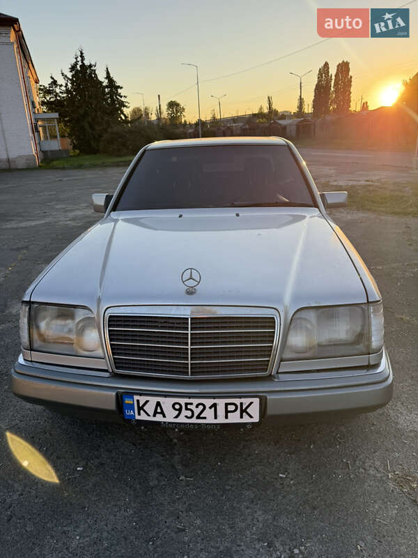 Седан Mercedes-Benz E-Class 1995 в Києві