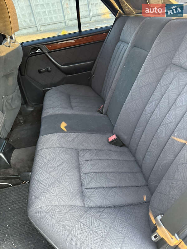 Седан Mercedes-Benz E-Class 1995 в Києві