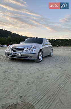 Седан Mercedes-Benz E-Class 2003 в Львове