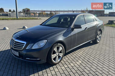 Седан Mercedes-Benz E-Class 2012 в Львові