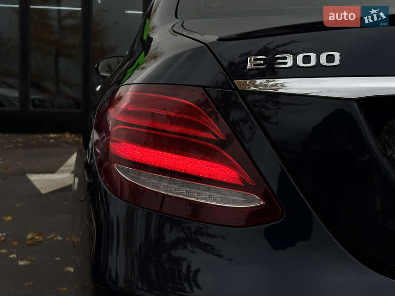 Седан Mercedes-Benz E-Class 2017 в Києві фото 12 Седан Mercedes-Benz E-Class 2017 в Києві
