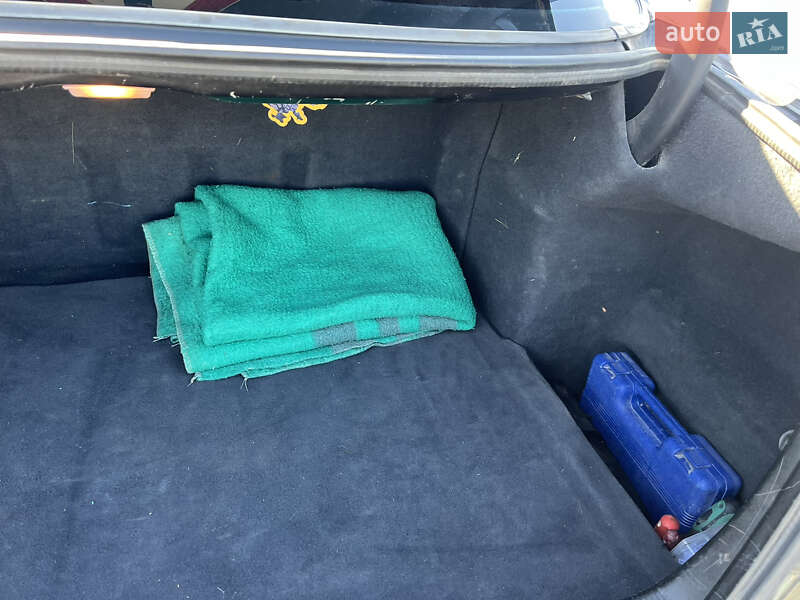 Седан Mercedes-Benz E-Class 2001 в Кам'янець-Подільському