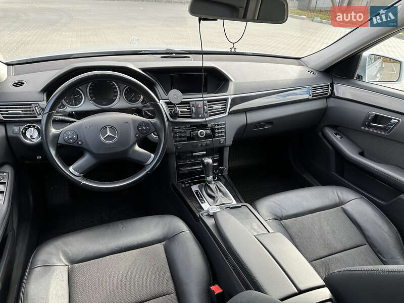 Седан Mercedes-Benz E-Class 2010 в Бершади фото 40 Седан Mercedes-Benz E-Class 2010 в Бершади