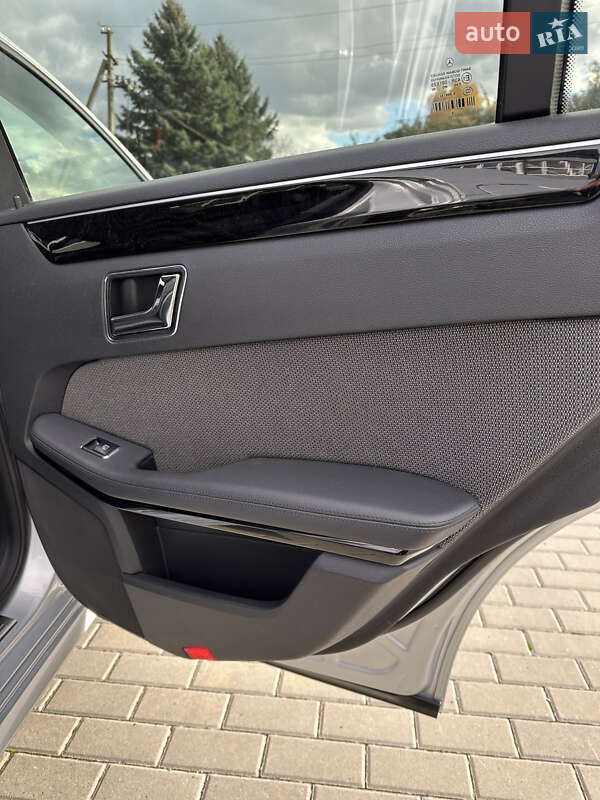Седан Mercedes-Benz E-Class 2010 в Бершади фото 45 Седан Mercedes-Benz E-Class 2010 в Бершади