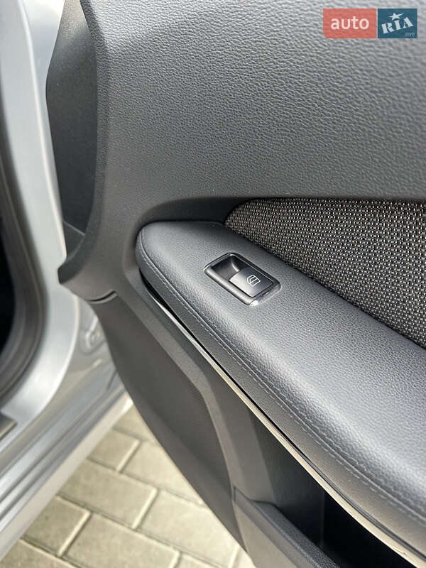 Седан Mercedes-Benz E-Class 2010 в Бершади фото 51 Седан Mercedes-Benz E-Class 2010 в Бершади