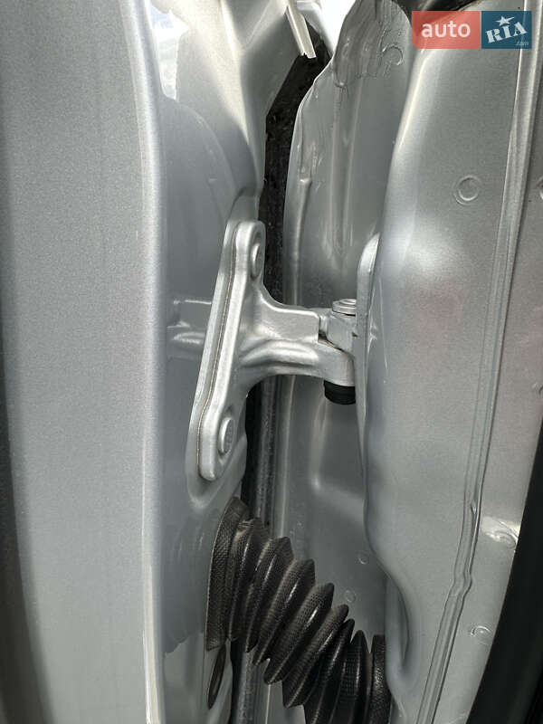 Седан Mercedes-Benz E-Class 2010 в Бершади фото 54 Седан Mercedes-Benz E-Class 2010 в Бершади