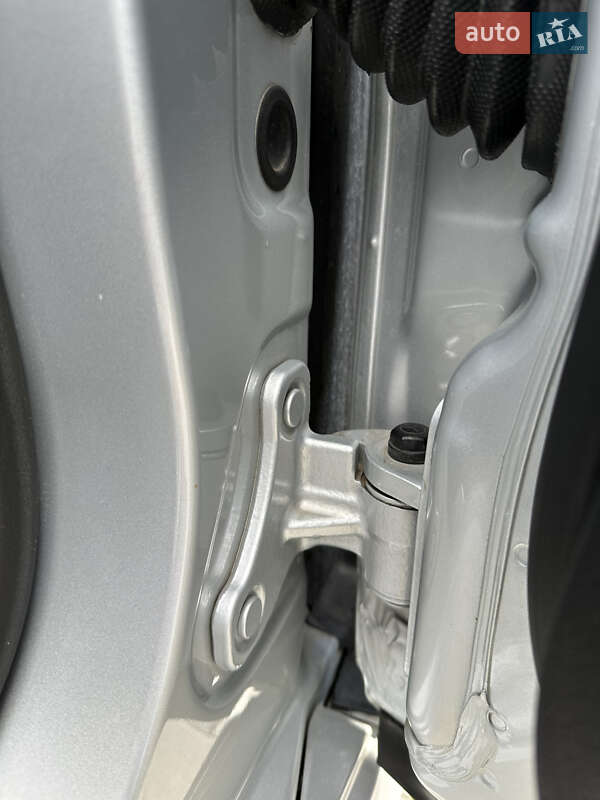 Седан Mercedes-Benz E-Class 2010 в Бершади фото 55 Седан Mercedes-Benz E-Class 2010 в Бершади